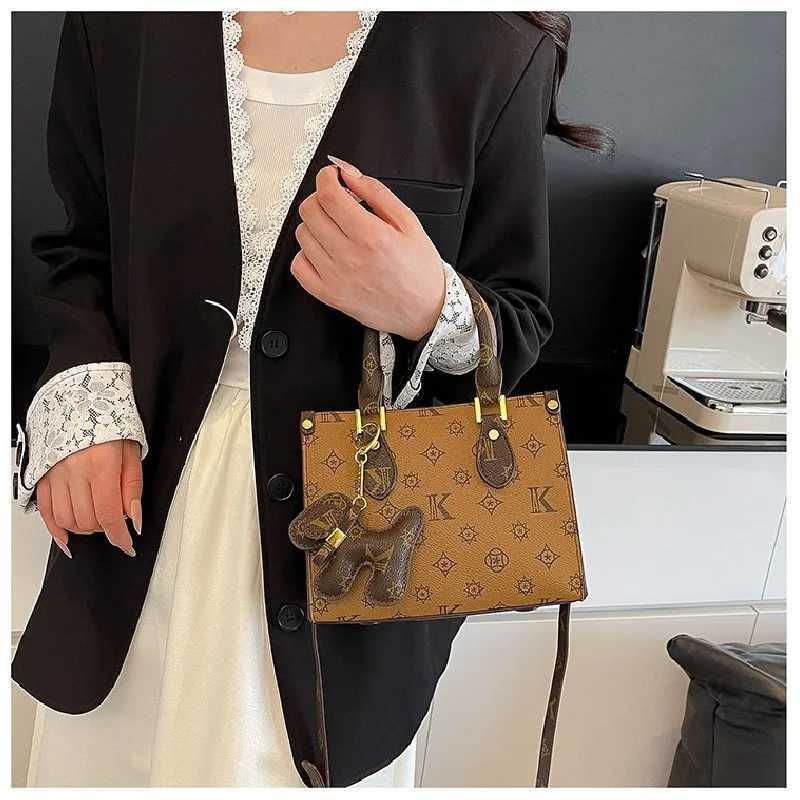 Luxury Brand Womens Handbag Genuine Leather Messenger Bag By Famous Designer Elegant Classic Shoulder Style W251029