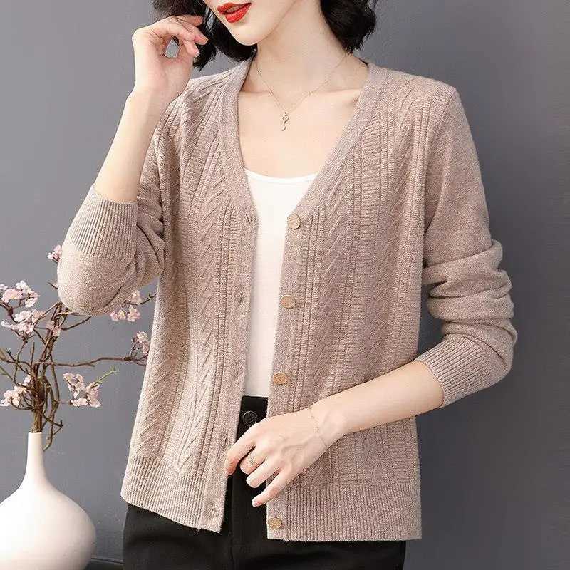 Cardigan Mujer Womens Short Sweater Jacket Spring Autumn New Fashion Knitted Shirt Temperament Mother Knitwears TopT251028