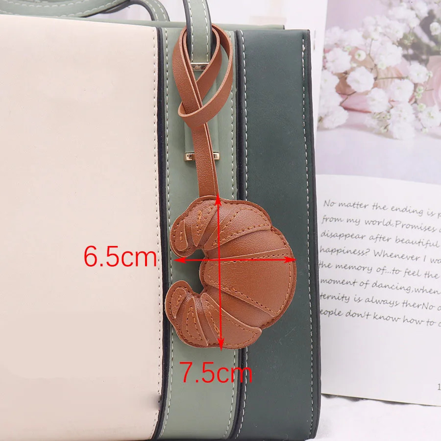 Handmade Croissant PU Leather Bag Charm KeyChain Kawaii Animal Bag Backpack Charms Couple Friend Jewelry Gift 251029