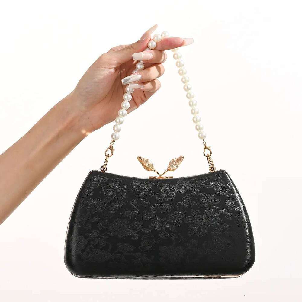 Designer Bags New Chinese Style Pearl Portable Cheongsam Women's Banquet Dress Party Dinner Bag Elegant Atmosphere Versatile Luxury Bag