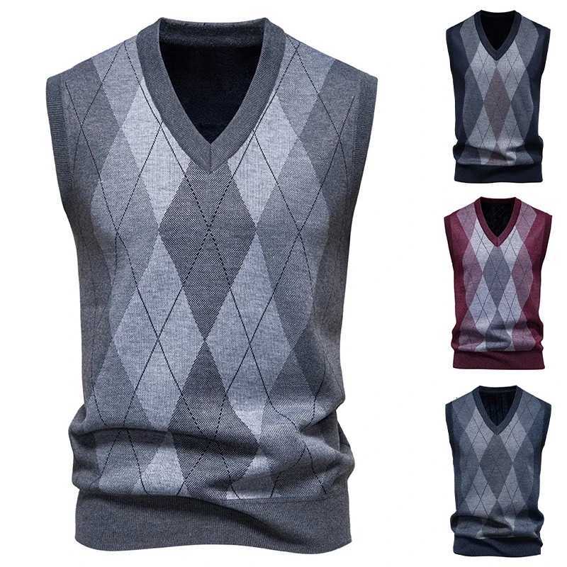 Mens Knitted Warm Sweater in Autumn and Winter Vneck Vest Grid Twisted Flower Casual Fashion Versatile Top W251029