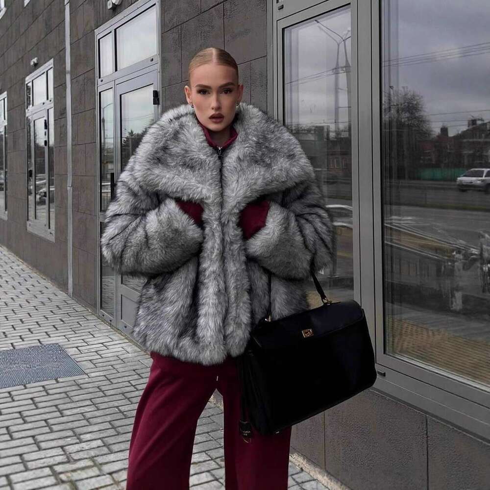 Faux Women's Fur Coat Turn-Down Collar Long Sleeve Elastic Cuff Plush Fluffy Female Fur Coat Fashion Autumn Loose Fur For Ladies