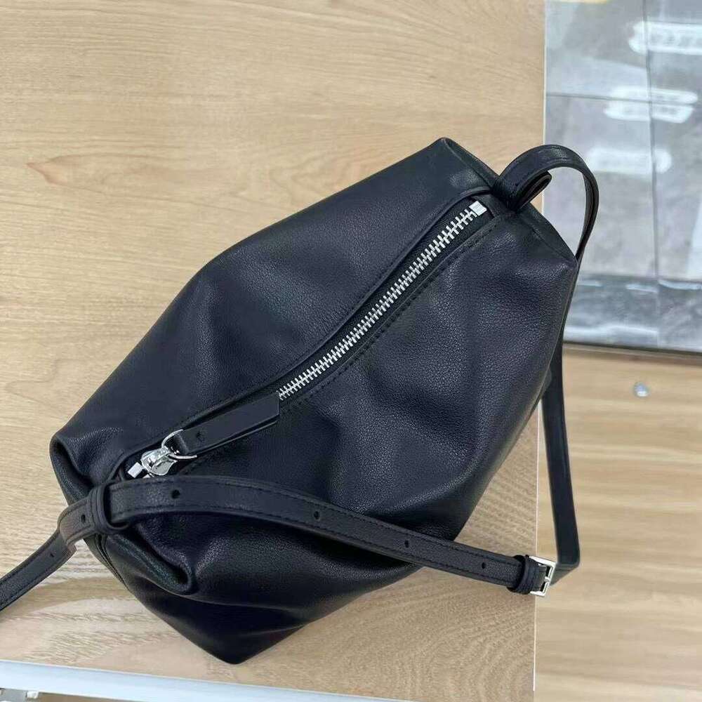 Suede Women's Shoulder New Niche Design Frosted Cowhide Vintage Commuting Simple Large Capacity Crossbody Bag Suotong1029