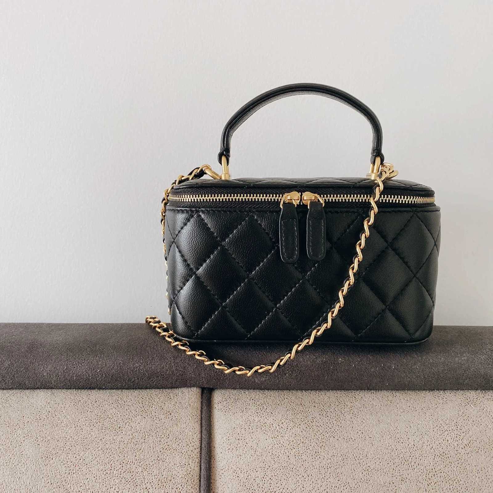 Xiaoxiang Rhombus Chain Square Box Bag 2025 New Simple and Versatile Single Shoulder Crossbody Sheepskin Leather Womens Bag W251029