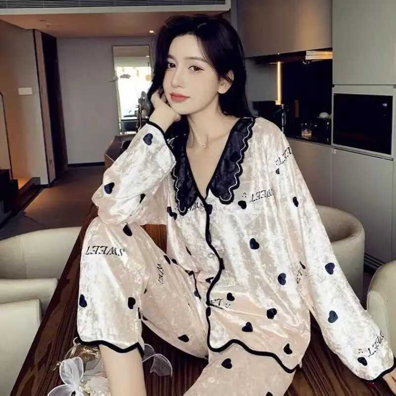 2025 New Comfort Elegant Autumn Winter Long Sleeved Pants Gold Velvet Pajamas Set Women Cute Cartoon Spring Autumn Home ClothesT251029