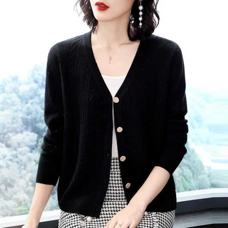 Cardigan Mujer Womens Short Sweater Jacket Spring Autumn New Fashion Knitted Shirt Temperament Mother Knitwears TopT251028