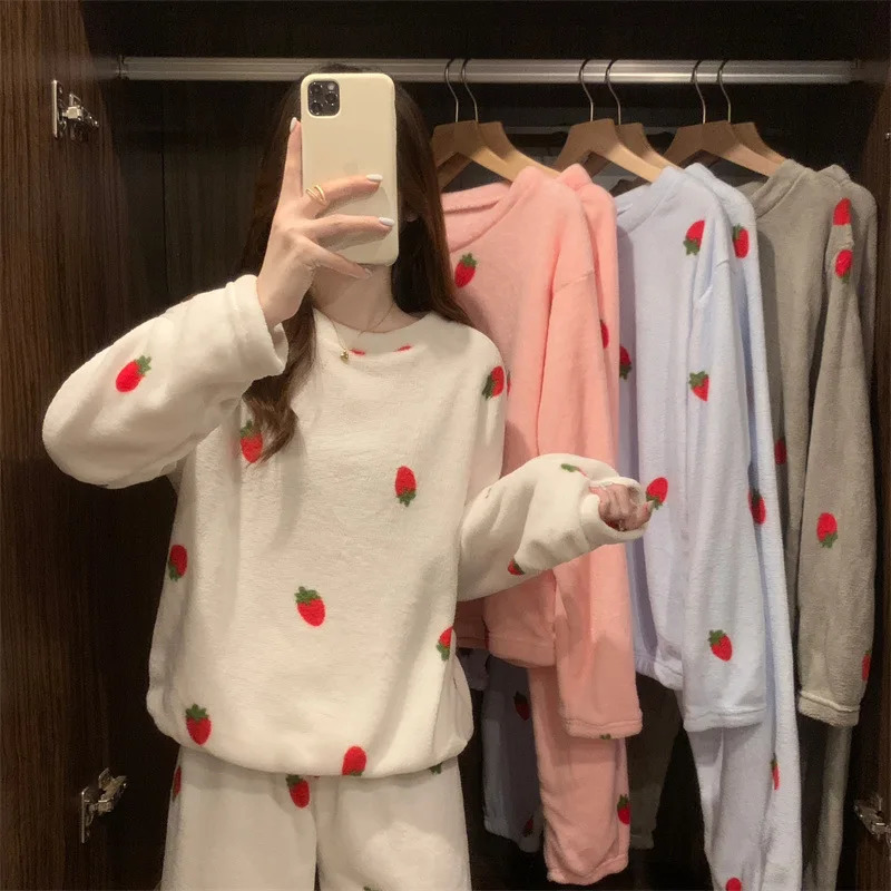 Thickened Warm Sleepwear Winter Coral Velvet Strawberry School Home Wear TwoPiece Women LongSleeved Pajamas Solid Nightwear 251029
