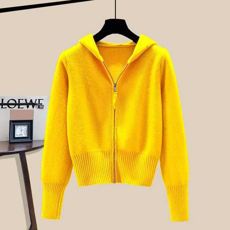 Women Autumn Winter Long Sleeved Double Zipper Soft Waxy Cardigan Sweater With Hat Design Feeling Top Female Hooded Sweater CoatT251028