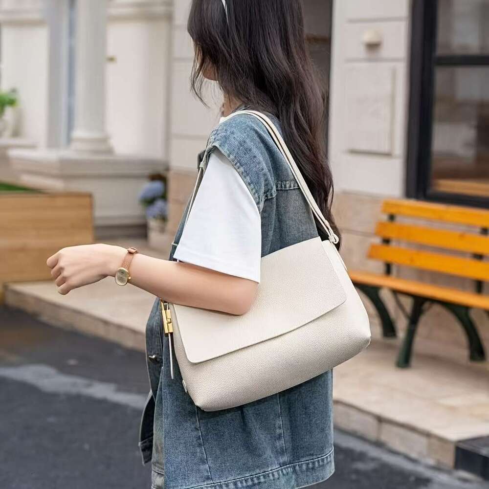 2025 New Genuine Women Bag With Lock Closure Shoulder Strap, Layered Cowhide Polyester Lining Oil Edging, 5 Colors Deep
