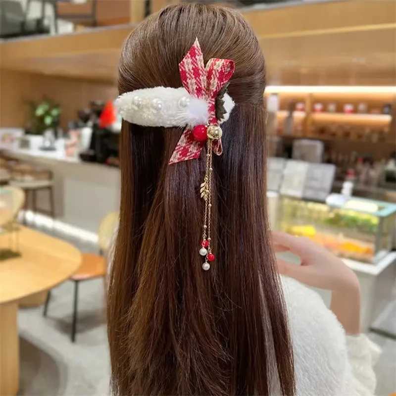 Christmas Claw Clip Large Hair Claw with Plush Bow Fringe for Women Festive Xmas Hair Accessories for HolidayW251028