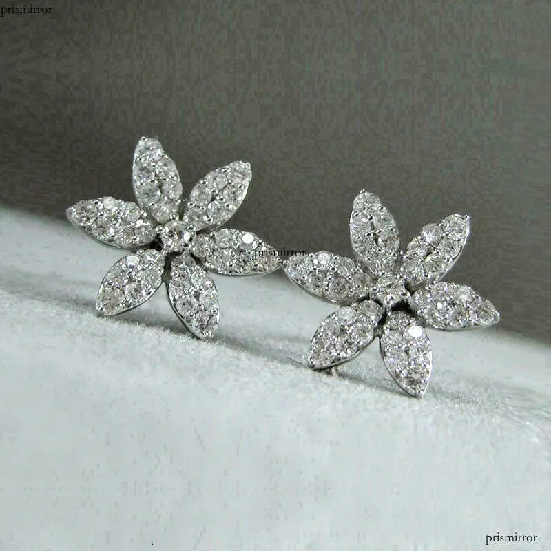 2024 Simple Fashion Stud Earrings Sterling Sier Pave White 5A Cubic Zircon CZ Dia Gemstones Party Dinner Women Snow Flower Earring Gift