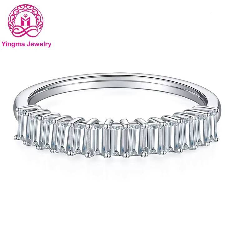 New Fashion Woman Moissnaite Diamond Ring 925 Serling Silver Half Circle Emerald Cut Moissanite Band Ring for Daily Use