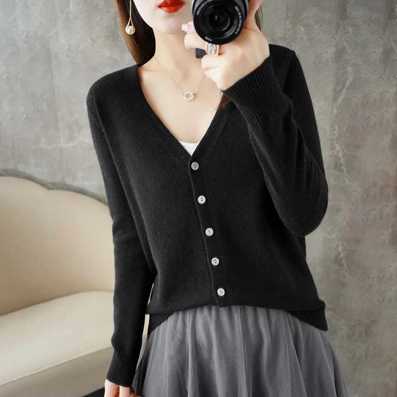 2025 new VNeck Temperament Small Fragrance Womens Knitted Sweater Coat Special Cardigan ZHI D035T251028