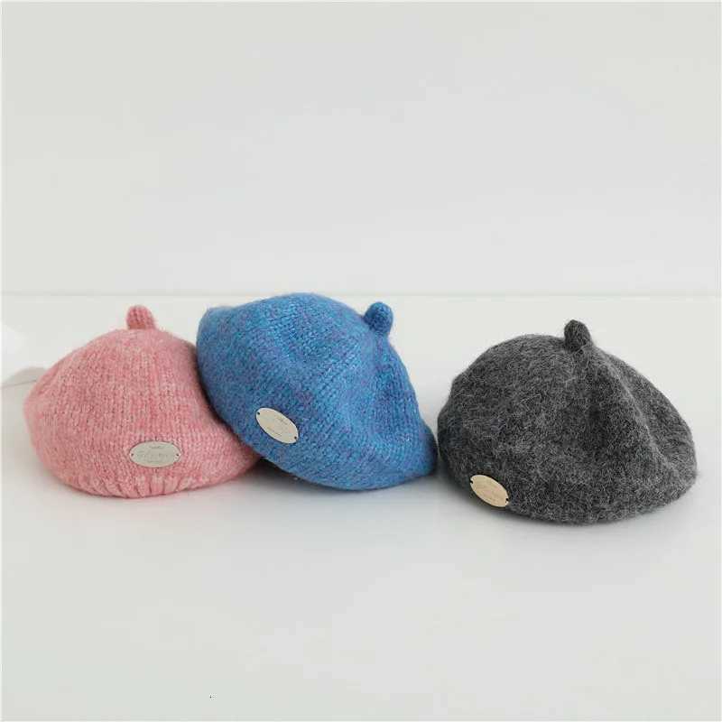 Korean Girl Beret Decorative Metal Label Children Knit Woolen Hat 38year Kids Winter Warm Beanie Soild Color Artist Painter Cap251028