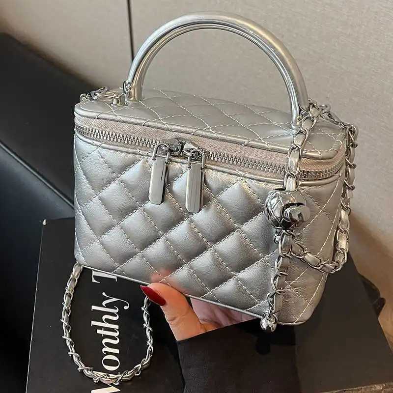 Fashion Womens Chain Crossbody Square Bag Korean Texture Metal Handheld Oner Shoulder Bags Mini Box Pack Party Handbags W251029