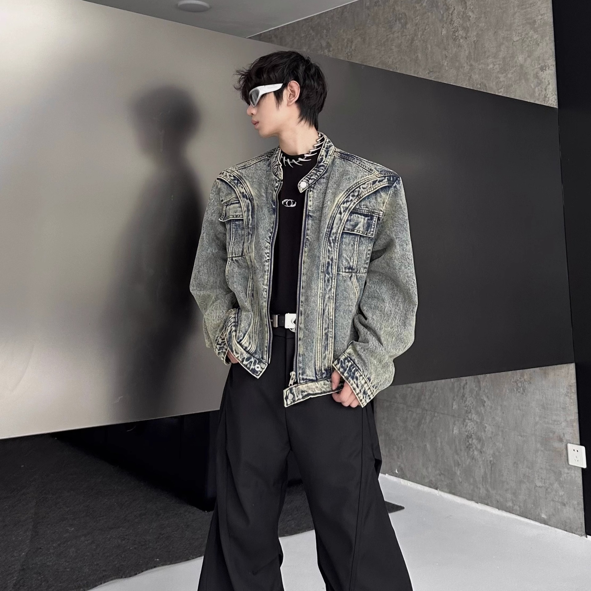2025 New American Style Short Designer Jacket Denim Jacket For Men, High-end Cool Niche Designer Men's Clothing With Shoulder Pads Denim Jacket