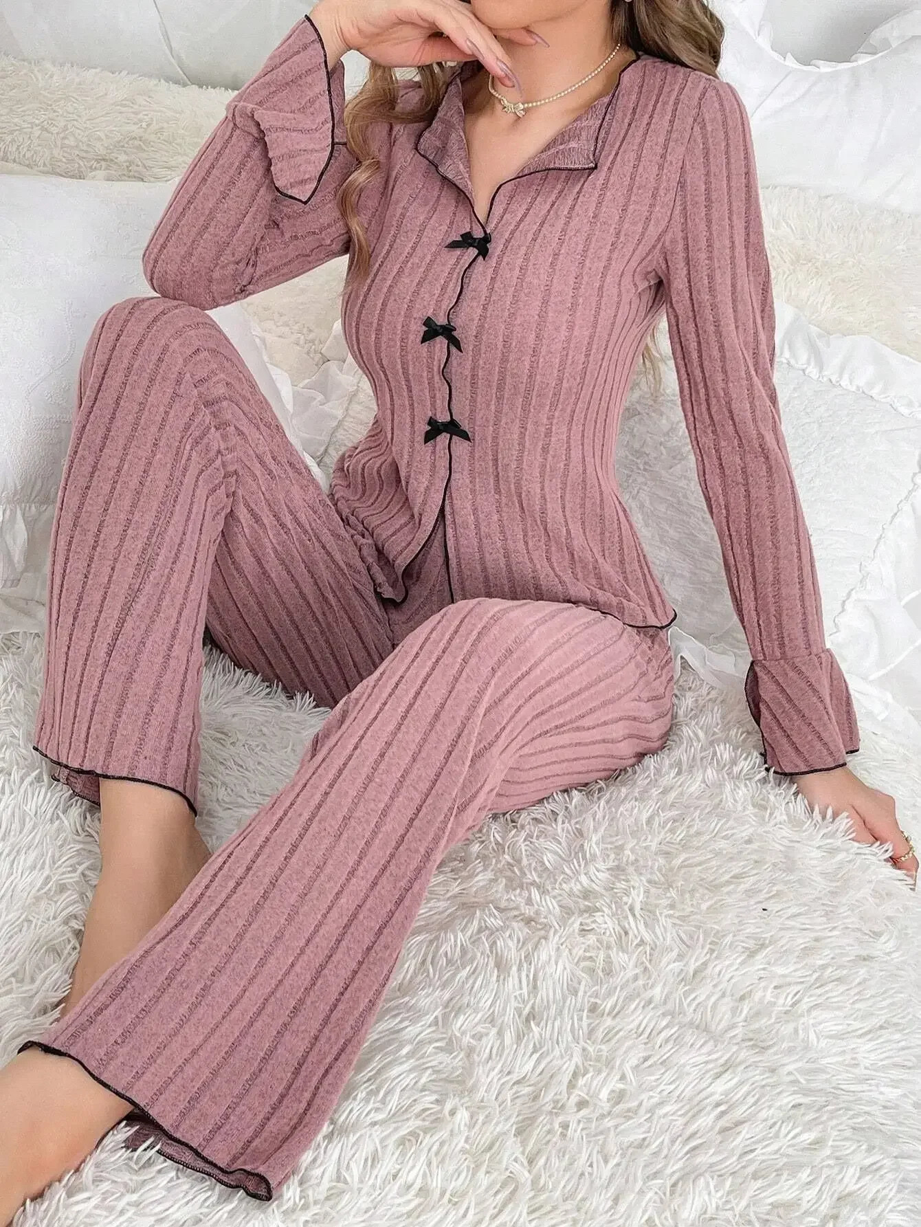 Women Autumn Winter Pijama Set Warm Flannel Lapel Bow Fashion Long Sleeve Tops and Trousers Sleepwear Home Suit Pajamas 251029
