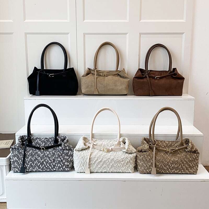 Designer bag Handheld Winter Lamb Wool for Women 2025 New Fashionable Stylish Shoulder Korean Version Niche Trendy Crossbody Bag