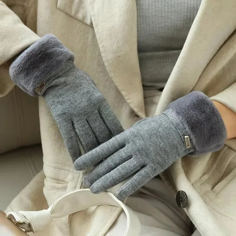 Winter Women Keep Warm Plus Velvet Touch Screen Thicken Plush Wrist Suede Gloves Fashion Personality Elegant Drive Cycling i251029