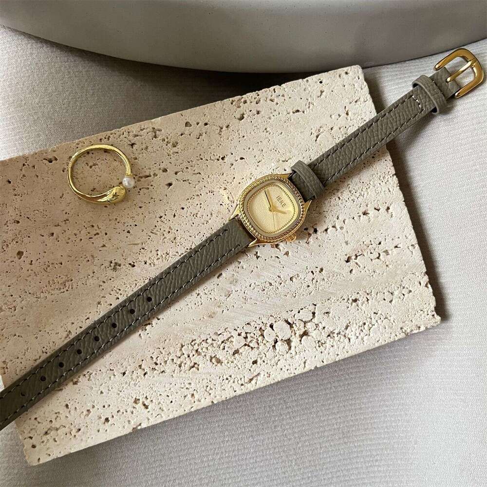 Maillard Brown Autumn Winter 2025 New Belt Simple Small Dial Design Designer Fashion High-end Women's Watch