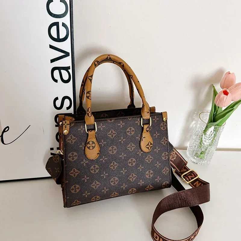 Classic Elegant Leather Handbag For Women Luxury Designer Crossbody Bag Versatile Shoulder Tote Purse Stylish Ladies Messenger W251029