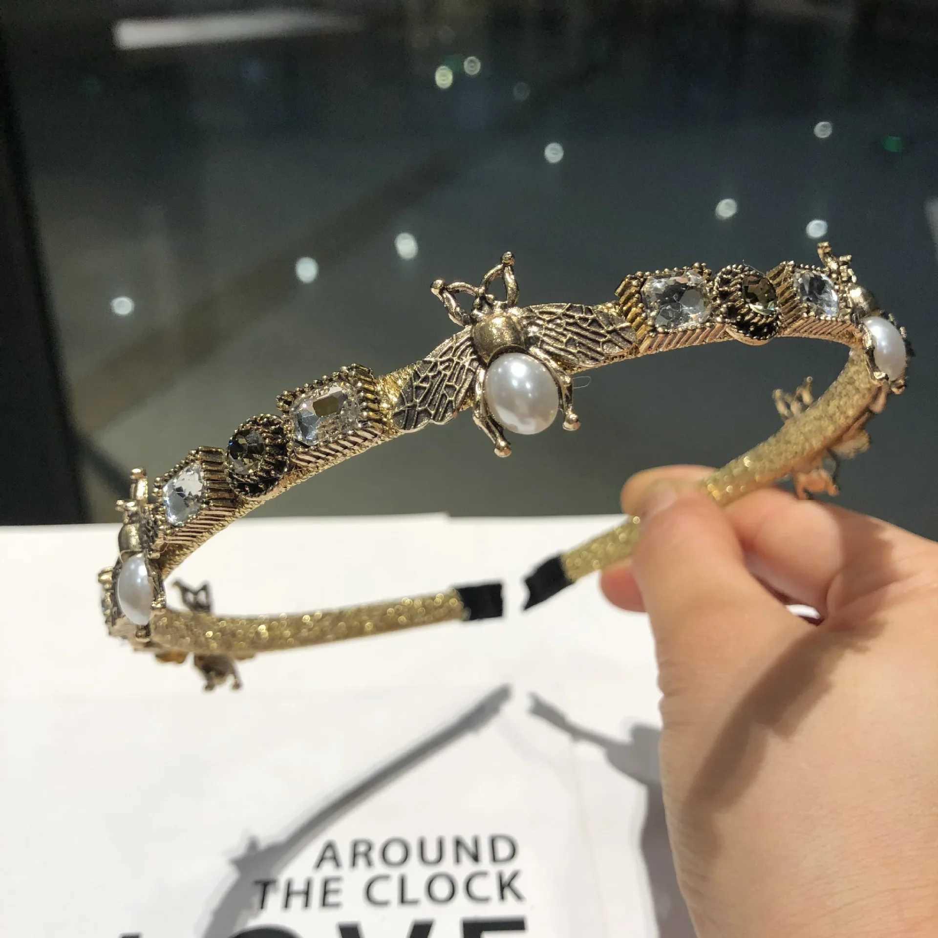 Retro Baroque Bee Designer Headbands for Women Girls Hairband Hair Band Hoop Crystal Rhinestone Pearl Headwear Hair AccessoriesW251028