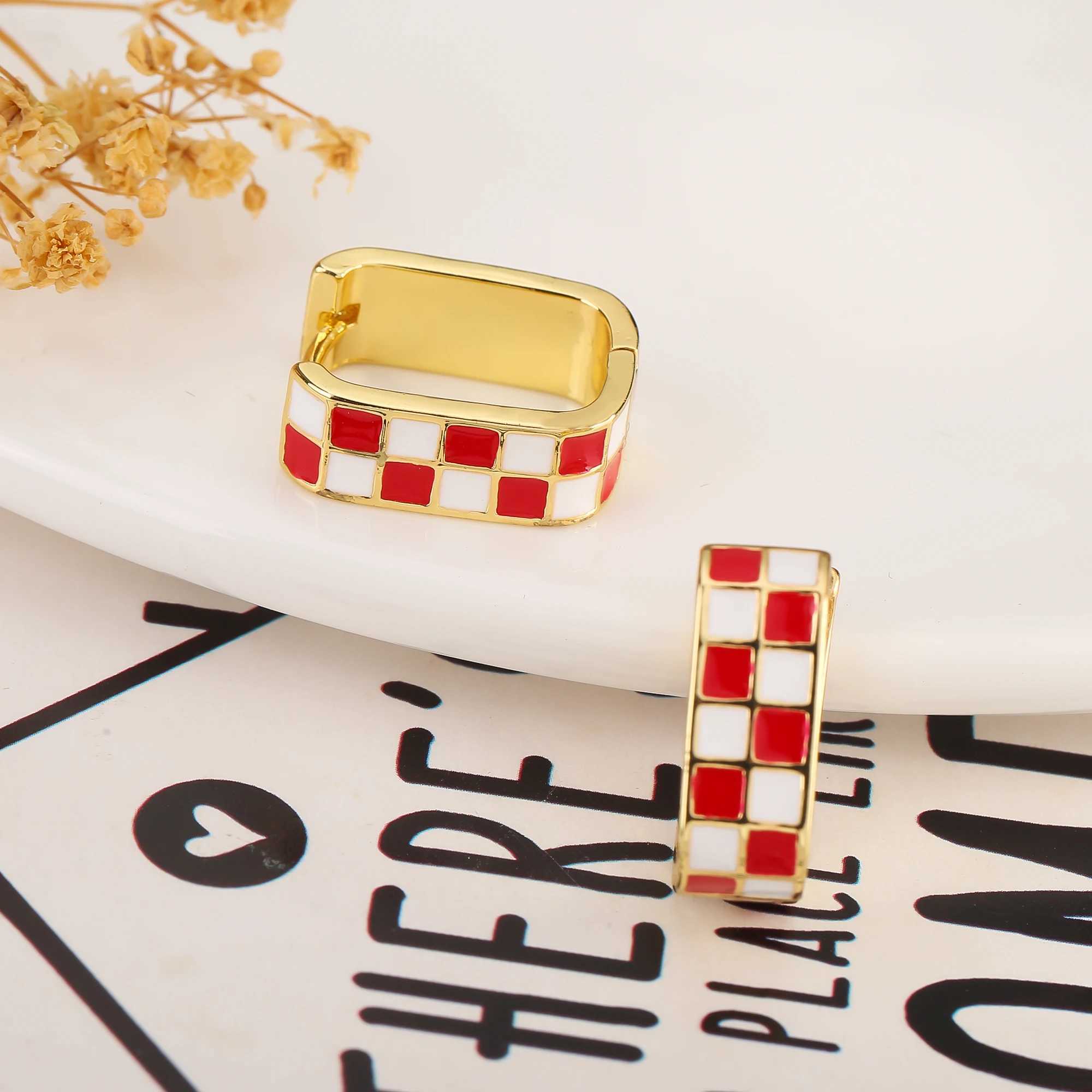 Temperament Square Drip Oil Ear Buckle Womens New Design High Quality Jewelry 18K Gold Plated Simple Accessories Party LuxuryW251029