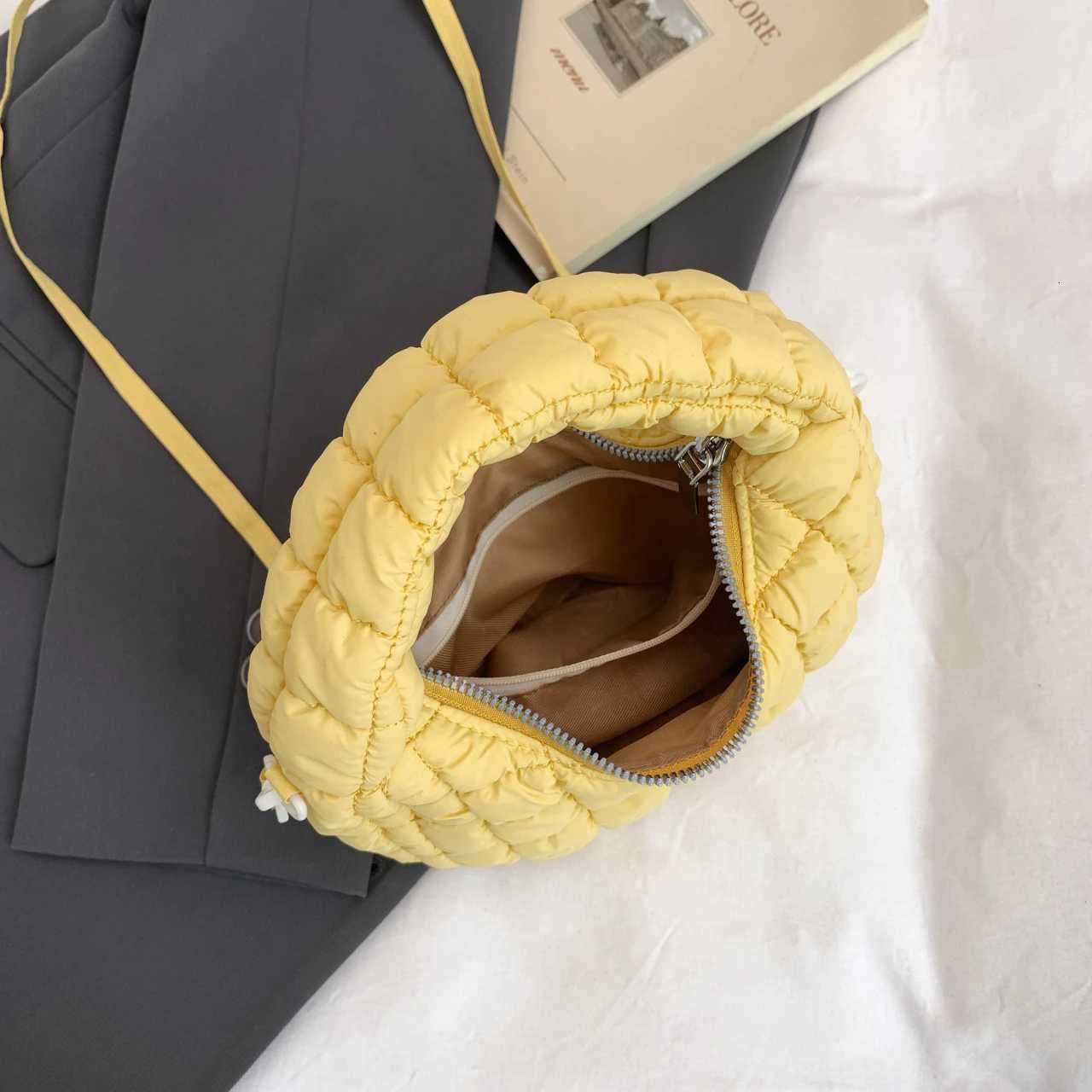 Pleated cloud bag wens autumn and winter new down cott handbag casual versatile bubble shoder messenger bag D251029