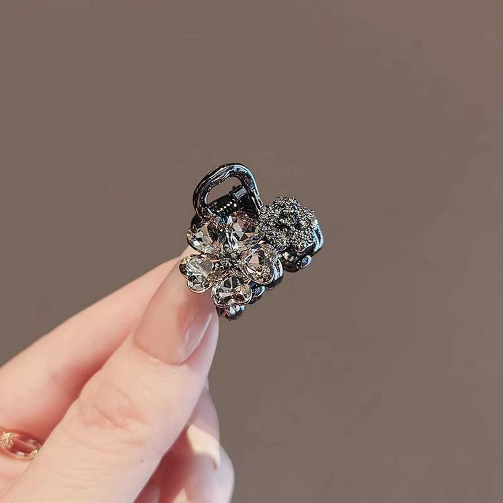 Shining Flowers Hair Claws Women Ladies New Fashion Rhinestone Elegant Ponytail Hairpins Hair AccessorieW251028