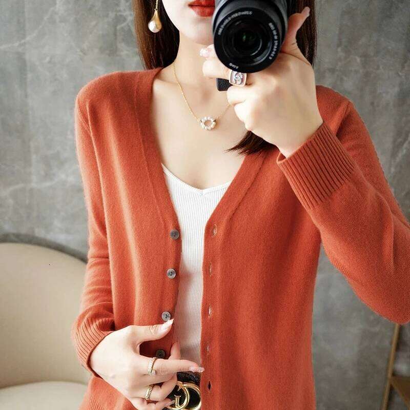 2025 New V-Neck Temperament Small Fragrant Wind Women Loose All Sweater Coat Special Offer Cardigan ZHI Women Sweater Designer Sweater Women