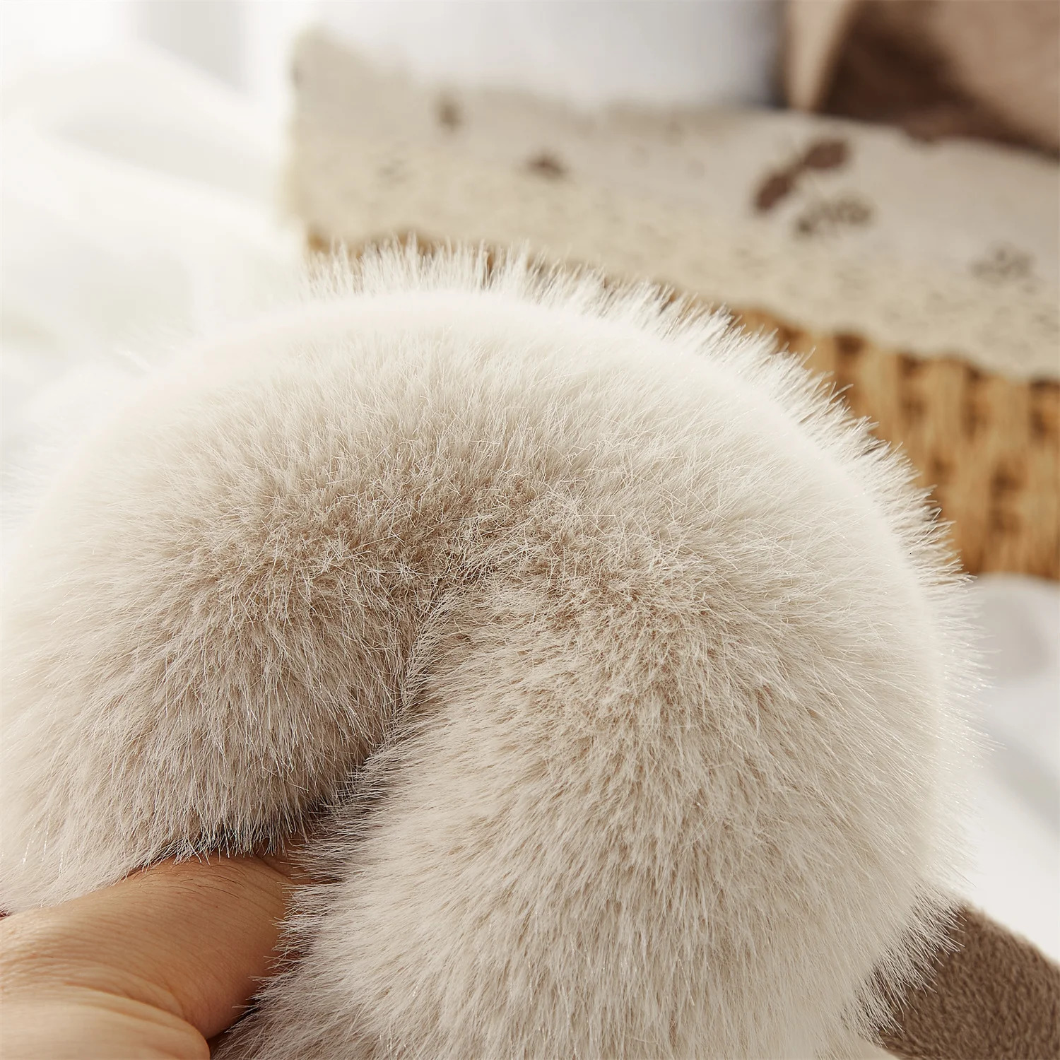 Innovative Beige Earmuffs Foldable Rabbit Fur Plush Warm Woman Ear Bag for Friends Christmas Gifts 251029
