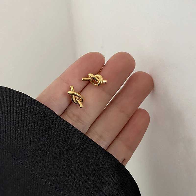 Luxury Creative Small Knotted Stud Earrings Temperament Twist Design Trendy Ear Accessories Women Statement JewelryW251029