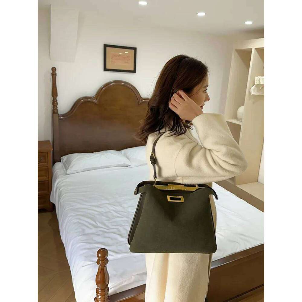 High Quality Women s Leather Crossbody Bag From Famous Designer For Classic Elegant Ladies Style