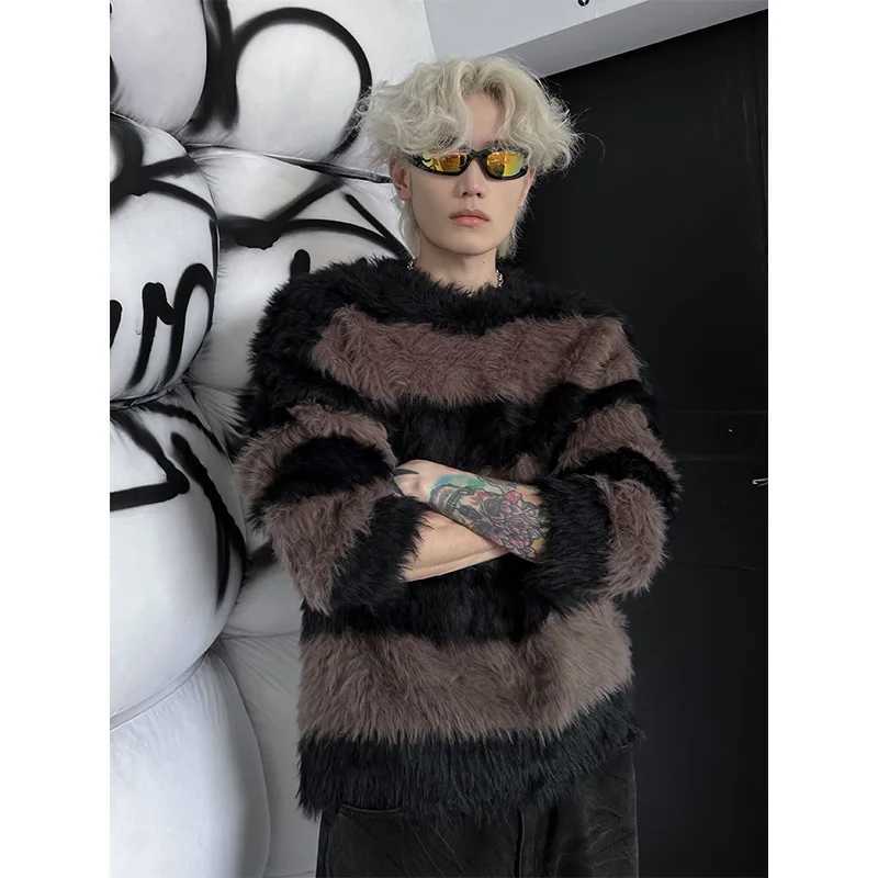 Autumn and Winter New Korean Niche Lazy Style Striped Sweater Mens Loose Casual Knitted Sweater Top Pullover Men Knit Sweater J251029