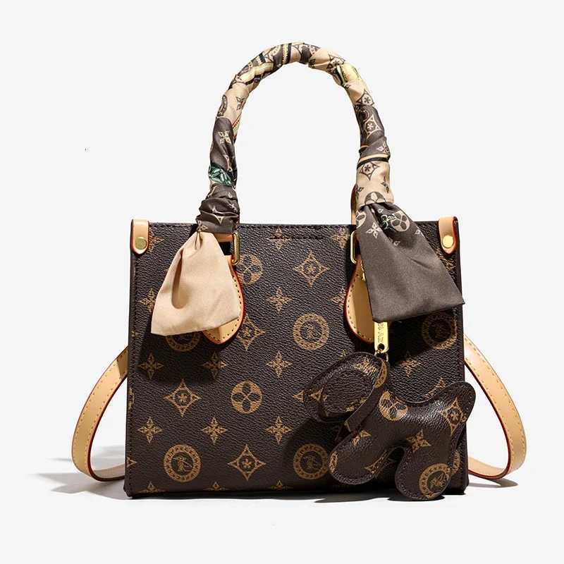 Chic Elegant Messenger Bag For Women Designer Leather Crossbody Shoulder Handbag Luxury Tote Purse W251029