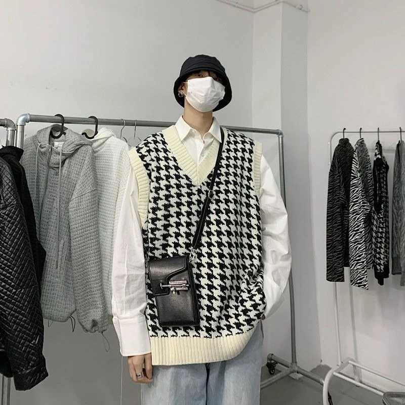 Mens V Neck Knit Cardigan Classic Checkered Pattern Slim Fit Layering Vest Vintage American Style Casual Sweater No Sleeves W251029