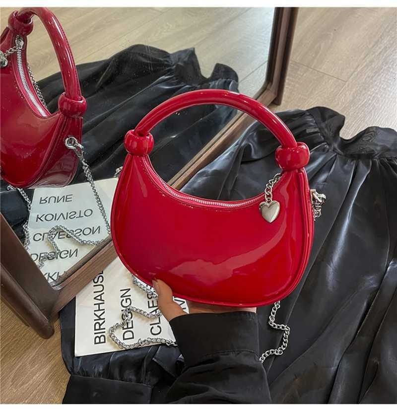 Red Patent Leather Handheld Bag For Wen New Spring Autumn Chain Crossbody Bag Fi Versatile Love Zipper Shoder Small Bag D251029