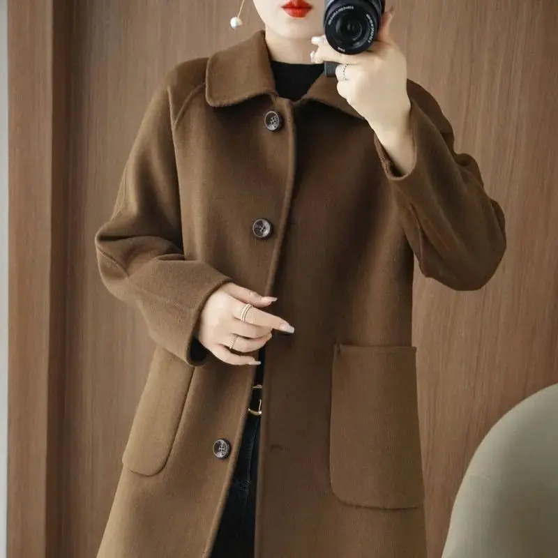 Plus Size Womens DoubleFaced Woolen Coat Loose Fit Mommy Style Winter Fashion Doll Collar Polyester Fabric Short Length Cas 251029