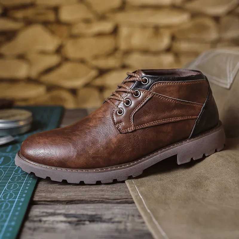 Retro Leather Men Shoes 4 Holes Lace Up Ankle Boots Fashion Design Outdoor Handmade Casual Shoes for Men British Leather Boots Z251029