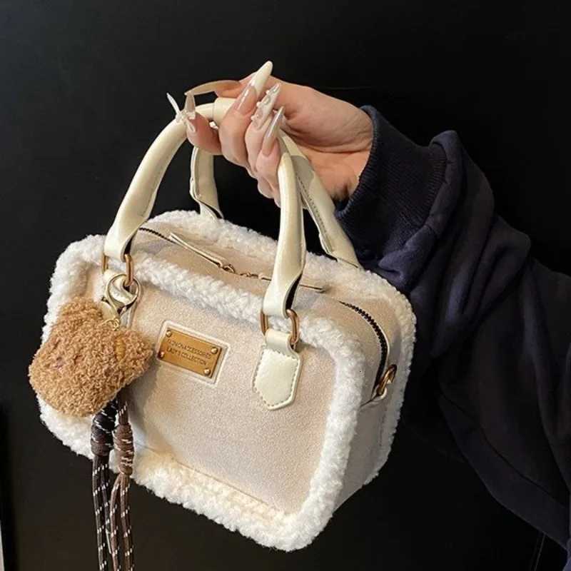 Plush Crossbody Bags for Wen Shoder Bags Versatile Purse and Handbags Designer Bag Fem Bags Bolsos Mujer1 D251029