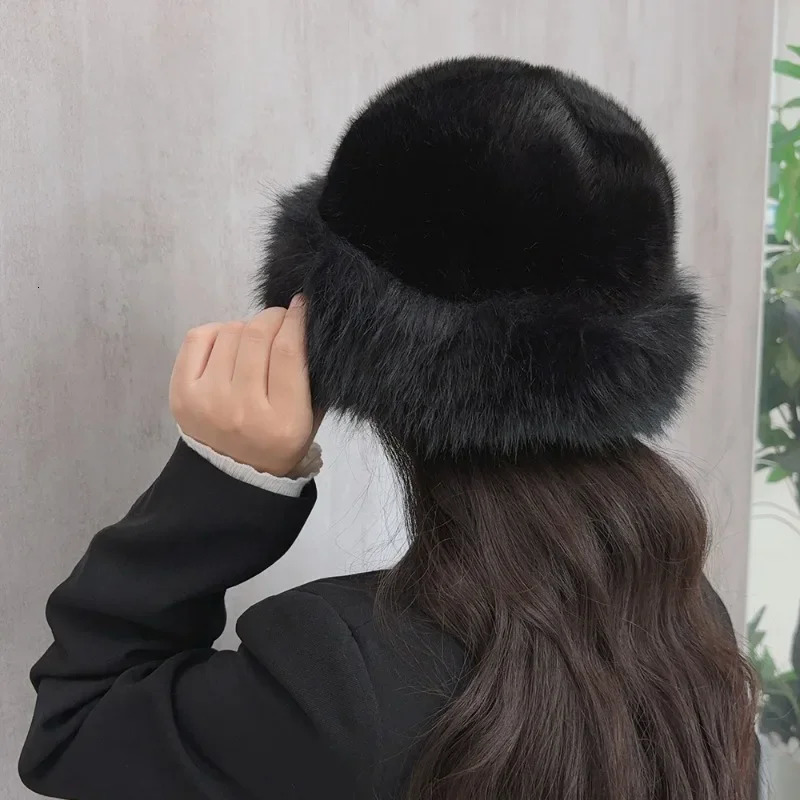 Winter Plush Ear Protection Cap Windproof Keep Warm Headgear Fluffy Fur Fisherman Hat for Women Fashion Female Hat Gifts 251029