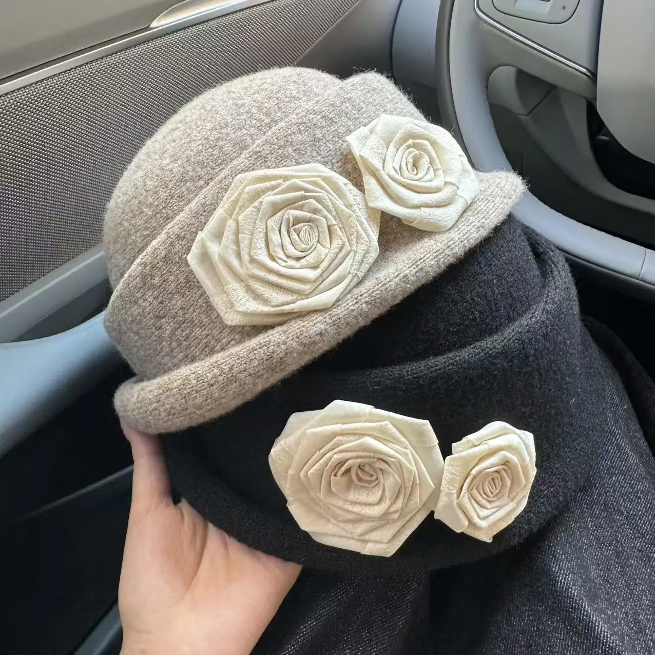 French Elegant Rolled Edge Top Hat Womens Autumn and Winter Plush Korean Version Wool Felt Hat Face Enhancing Small Beret Hat 251022