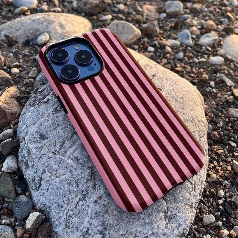 Fashion Black Stripe Phone Case for iPhone 17 16 15 14 13 12 11 X XS XR 7 8 Air Pro Max Plus Luxury Doublelayer Back Cover H251029
