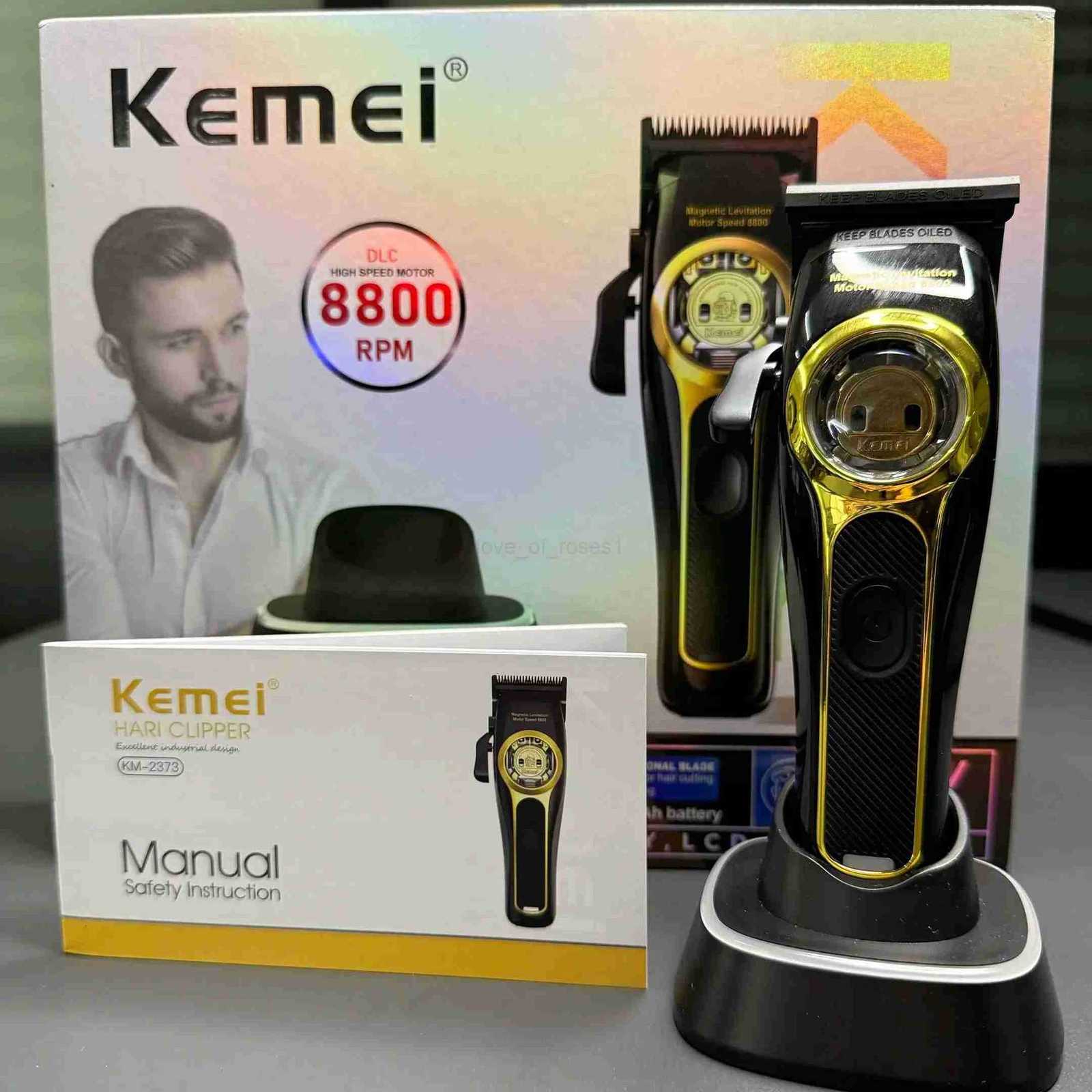 Kemei Professional Hair Clipper Magnetic Levitation Motor 8800 Rpm Charging Base Hair Clipper Mens Hair Clipper KM2373 Z251029