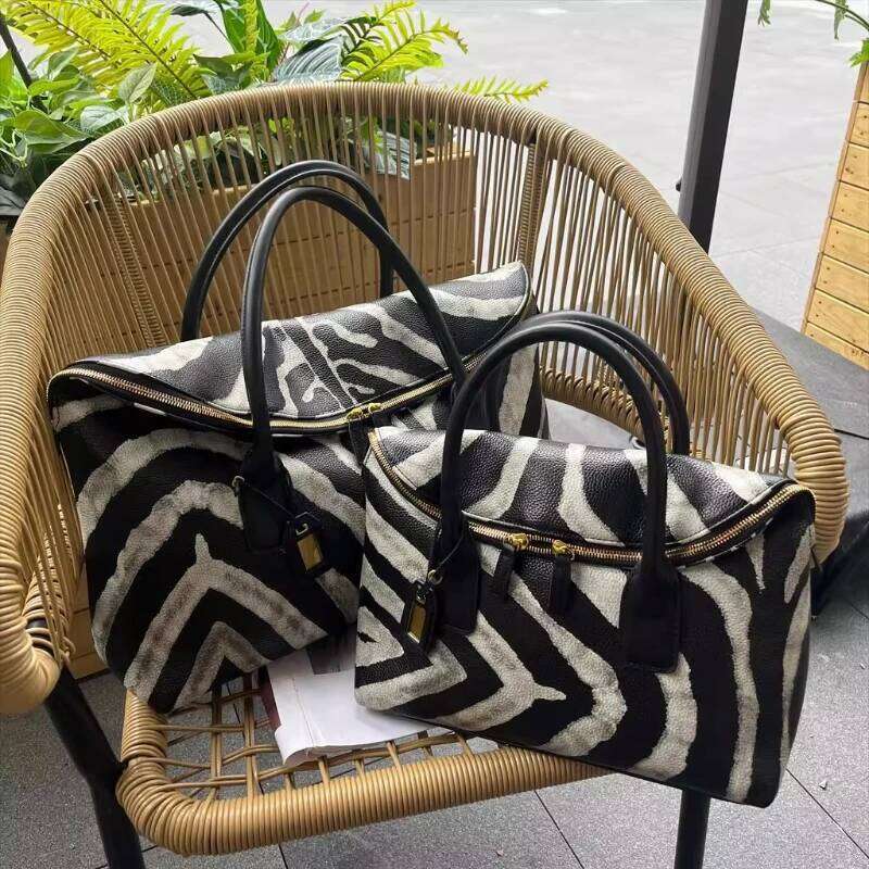 Designer Handbag Women 2025 New Fashion Zebra Stripes Large Capacity Travel High Quality Novelty Chic Shoulder Bag