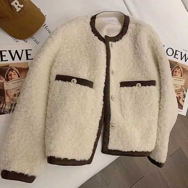 Tweed Style Lamb Wool Jacket WOMens ThickeNed Color Blocking Leather Integrated Sheep Velvet Short Jacket Crew Neck Y251105