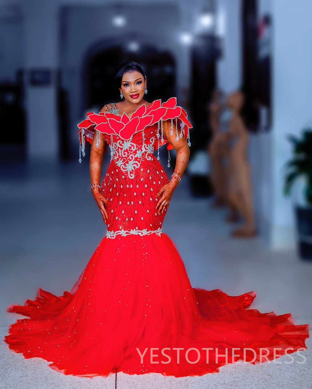Plus Size Red Prom Dresses 2025 Mermaid Evening Dresses Formal Gowns Illusion Sheer Neck Long Sleeves Beaded Lace Tiers Tulle Crystals Birthday Dress 