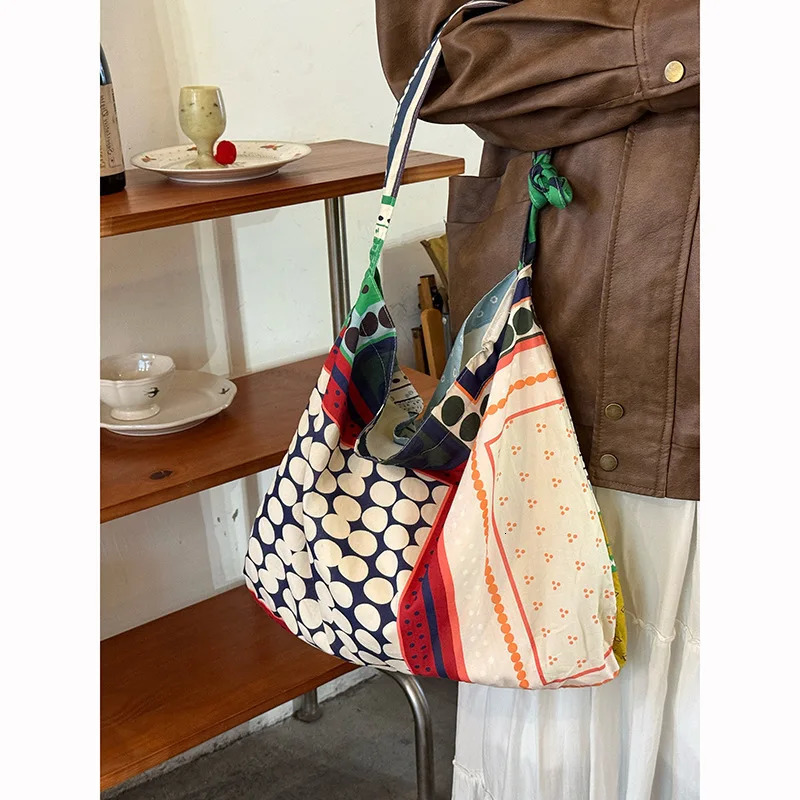 Korean retro patchwork polka dot canvas bag large capacity ethnic style single shoulder tote bag niche crossbody bag 251029