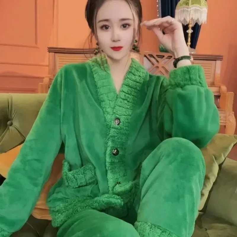 Famale Coral Velvet Pajamas Women Autumn Winter Loungewear Plush Thickened Nighty 2024 New Warm Large Flannel Home Clothing SetsT251029