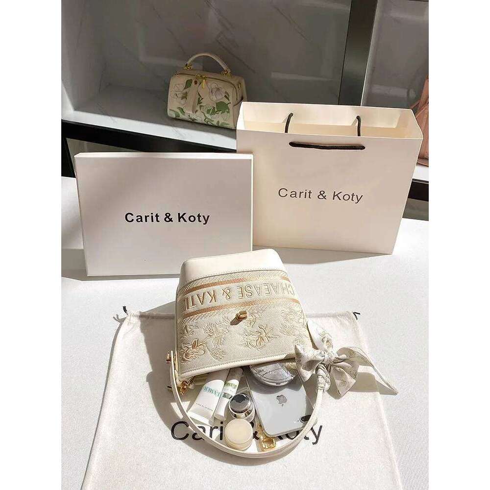 2025 Bucket Shoulder bag with Floral Embroidery Pattern and High Quality Material Women Handbag for Daily use